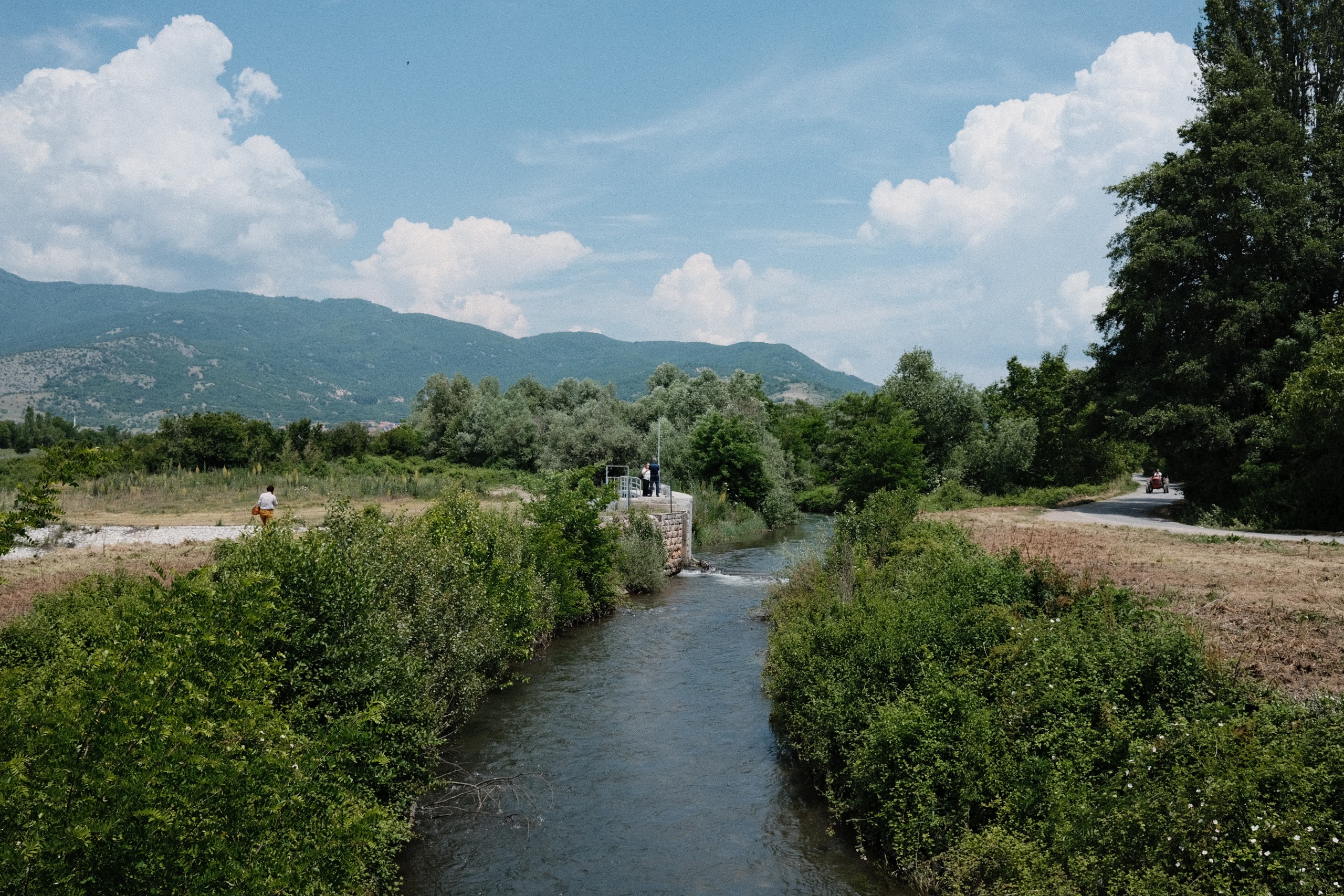 Water redistribution center along the Sateska River